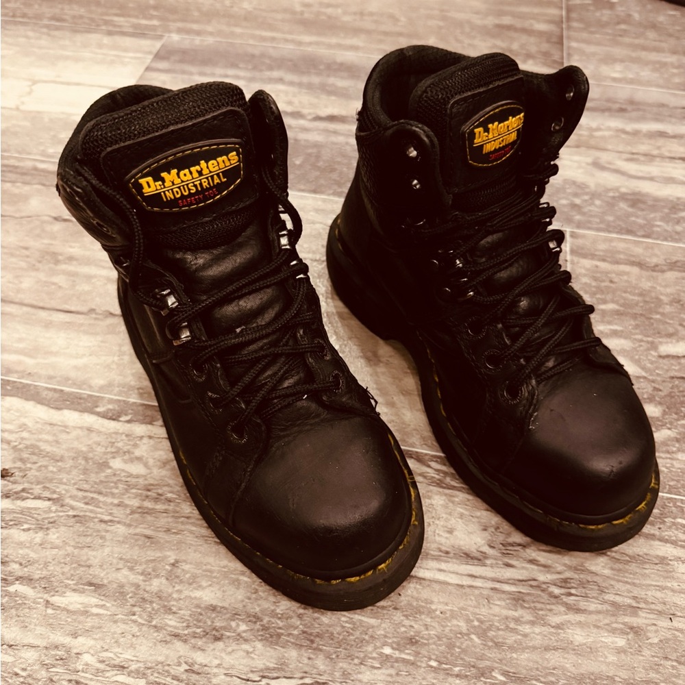 Dr. Martens Ironbridge Men's, Women’s Industrial Boots4/5